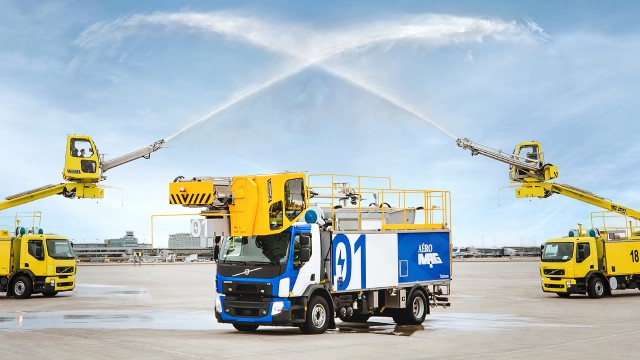 Aéro Mag et Republik dévoilent le premier camion de dégivrage à propulsion électrique au monde